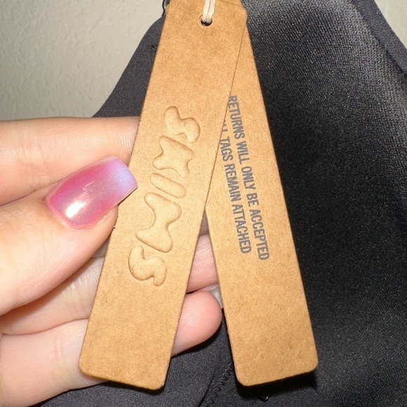 NWT SKIMS Fits everybody T-shirt Demi bra onyx black 34DDDD Kim kardashian - Picture 3 of 6